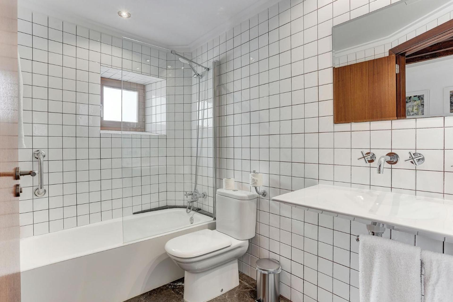 Frühstückspension Desbrull 3*